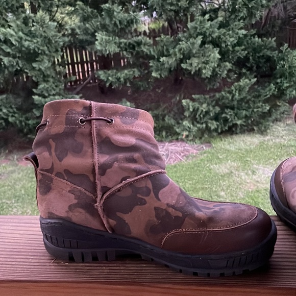 OTBT Fanfare Waterproof Leather Snow Boot Sz- 7 - Picture 6 of 7